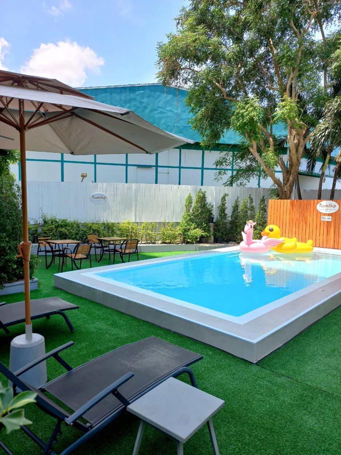 Hotel Ruenthip Pattaya Zewnętrze zdjęcie