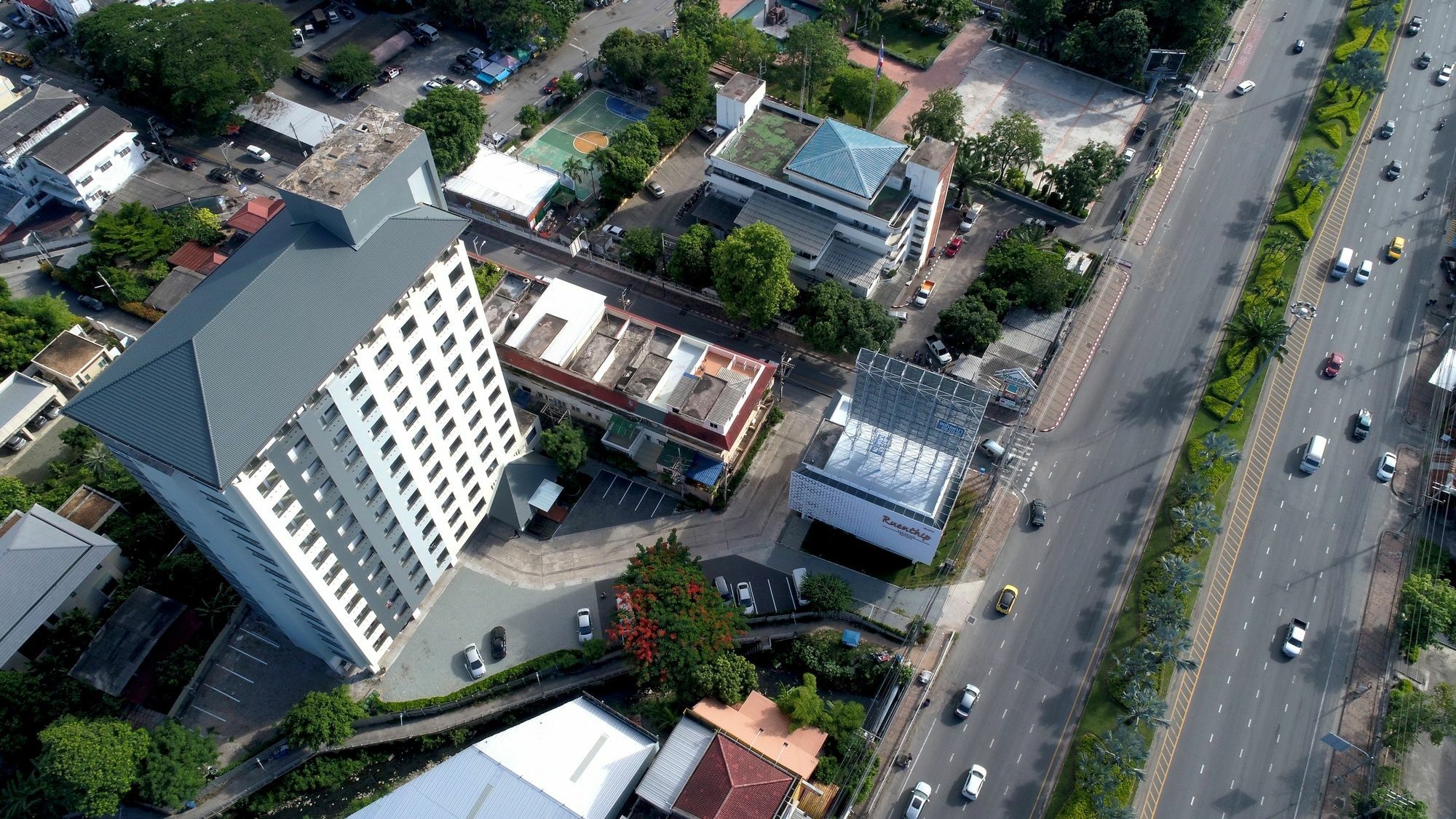 Hotel Ruenthip Pattaya Zewnętrze zdjęcie